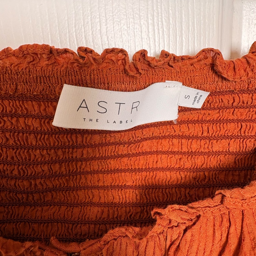 ASTR Burnt Orange Smocked Corset Blouse Puff Sleeve Cropped Romantic Boho Top S - Picture 6 of 9